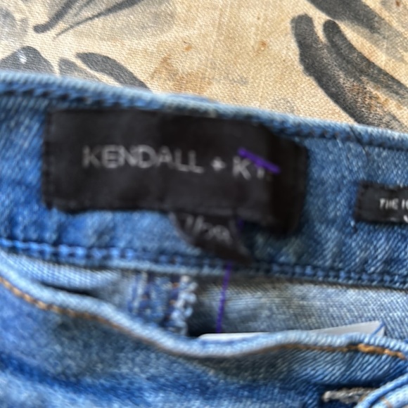 Kendall and Kylie popular icon high rise straight  jeans - Picture 2 of 6